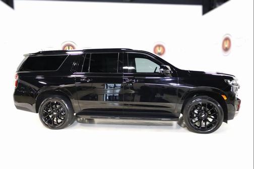 2023 Chevrolet Suburban RST