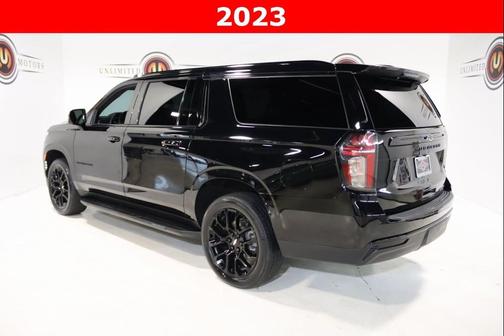 2023 Chevrolet Suburban RST