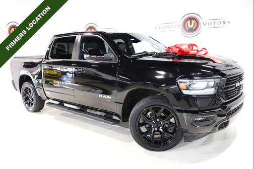Diamond Black Crystal Pearlcoat 2023 RAM 1500 Laramie