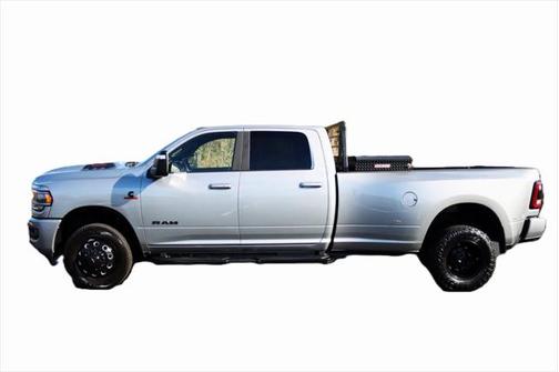 2024 RAM 3500 Laramie Crew Cab 4x4 8' Box