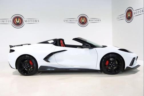 Arctic White 2024 Chevrolet Corvette Stingray w/3LT