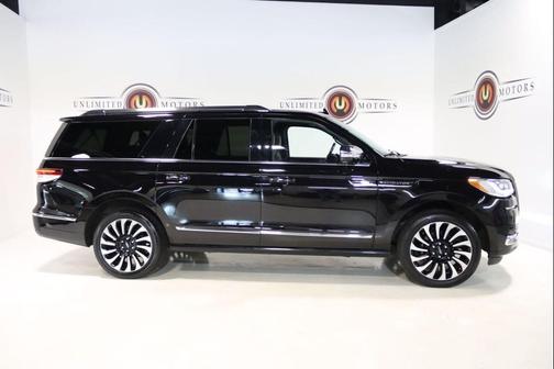 Infinite Black Metallic Clearcoat 2024 Lincoln Navigator Black Label