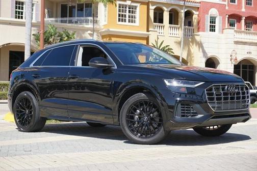 2022 Audi Q8 55 Premium Plus