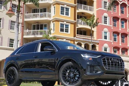 2022 Audi Q8 55 Premium Plus