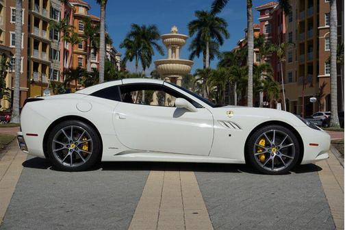 2014 Ferrari California Base