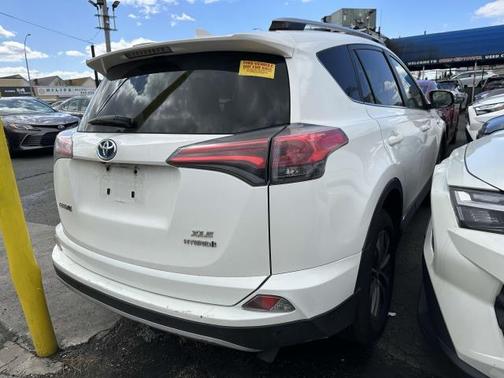 2018 Toyota RAV4 Hybrid LE Plus