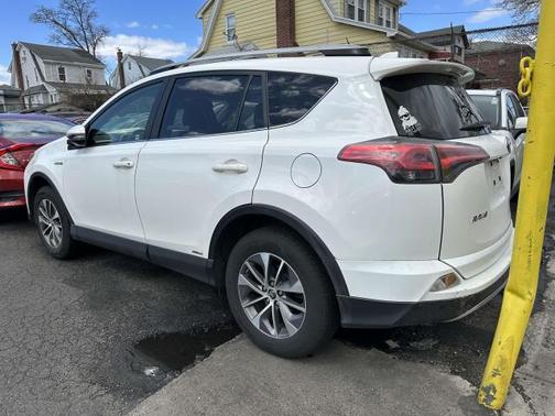2018 Toyota RAV4 Hybrid LE Plus