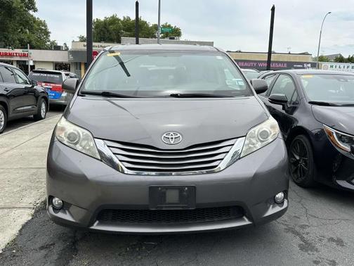 2015 Toyota Sienna XLE