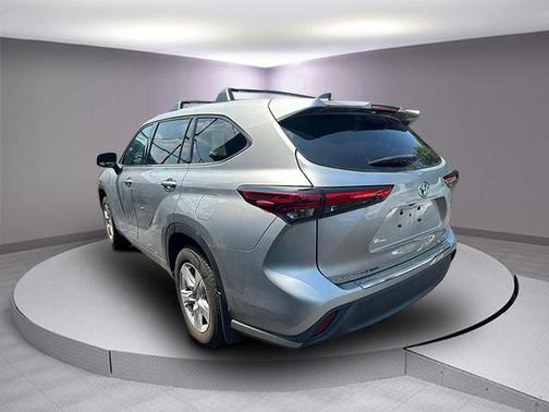 2022 Toyota Highlander L