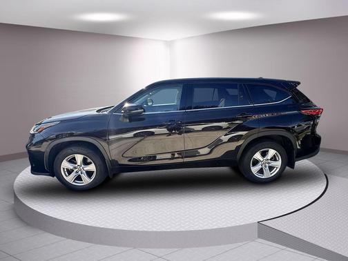 2021 Toyota Highlander LE