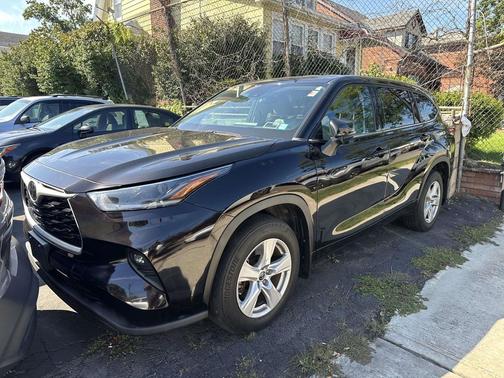2021 Toyota Highlander LE