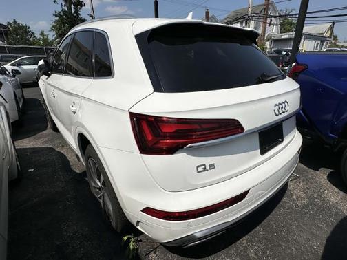2023 Audi Q5 45 S line quattro Premium
