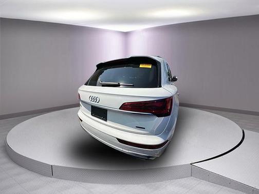 2023 Audi Q5 45 S line quattro Premium