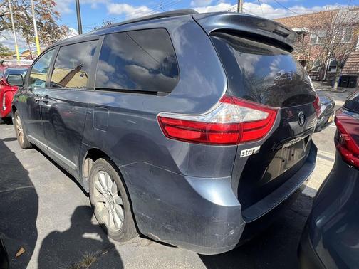 2015 Toyota Sienna XLE