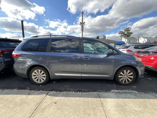 2015 Toyota Sienna XLE