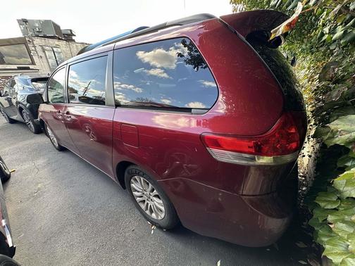 2011 Toyota Sienna XLE