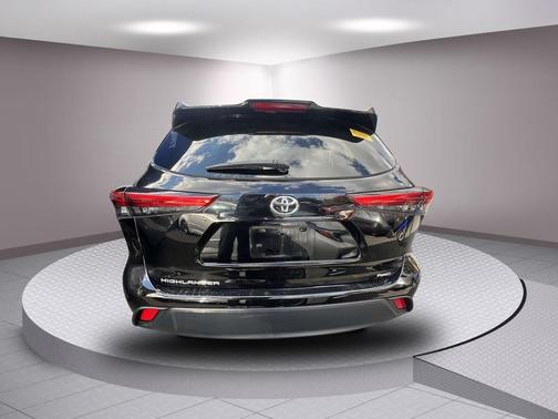 2020 Toyota Highlander L