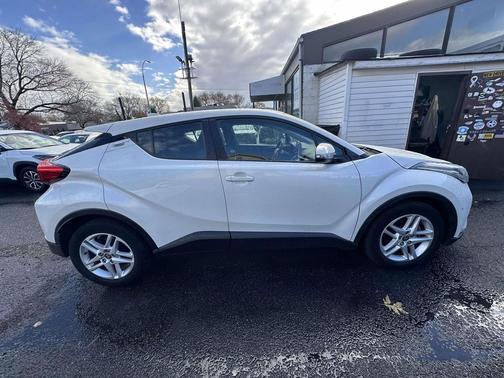 2020 Toyota C-HR LE