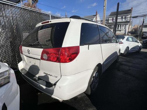 2009 Toyota Sienna XLE
