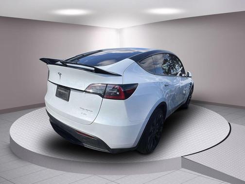 2023 Tesla Model Y Long Range Dual Motor All-Wheel Drive