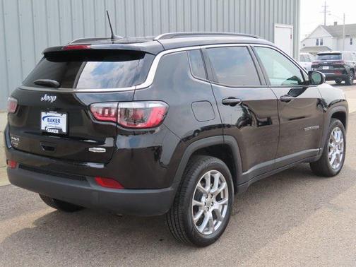 2022 Jeep Compass Latitude Lux
