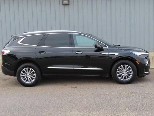 2023 Buick Enclave Essence AWD