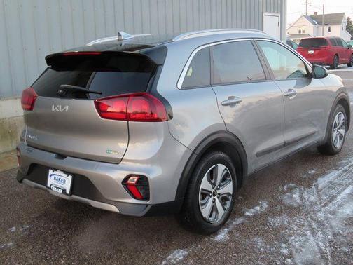 2022 Kia Niro LX