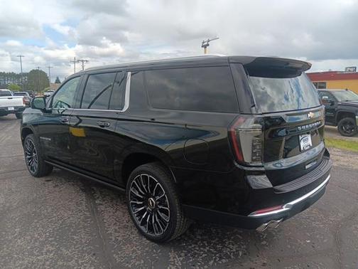 2025 Chevrolet Suburban 4WD High Country