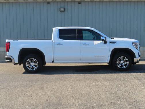 Onyx Black 2025 GMC Sierra 1500 SLT