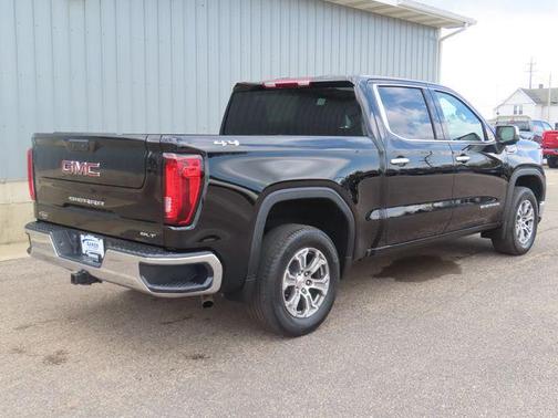 Summit White 2025 GMC Sierra 1500 SLT
