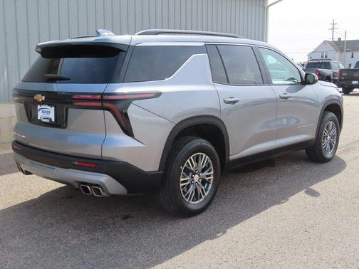 Sterling Gray Metallic 2025 Chevrolet Traverse LT