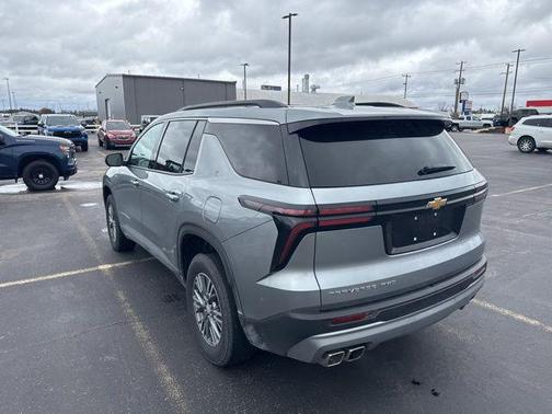 Sterling Gray Metallic 2025 Chevrolet Traverse LT