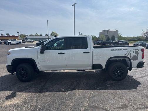 Summit White 2026 Chevrolet Silverado 2500 WT