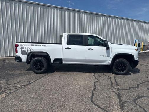Summit White 2026 Chevrolet Silverado 2500 WT