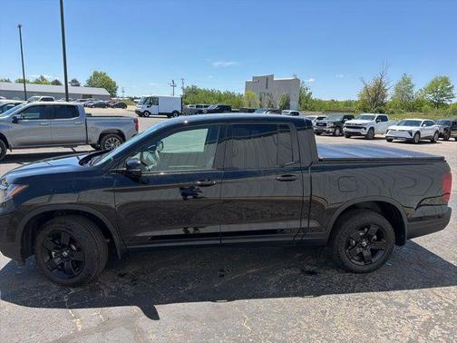 Crystal Black Pearl 2025 Honda Ridgeline Black