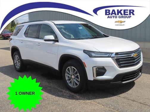 Iridescent Pearl Tricoat 2023 Chevrolet Traverse LT Leather