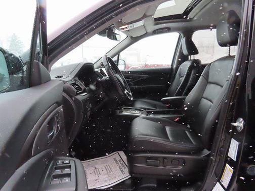 2022 Honda Pilot AWD Black Edition