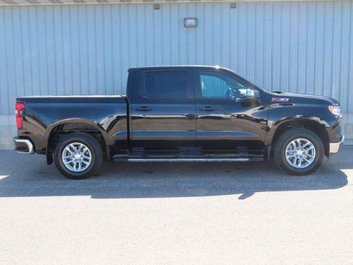 Black 2022 Chevrolet Silverado 1500 LT