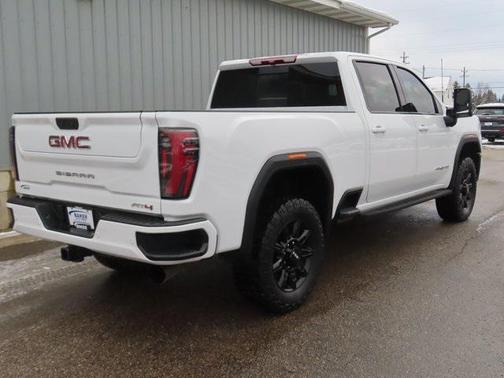 2024 GMC Sierra 2500 AT4