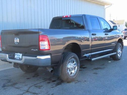 2022 RAM 2500 Tradesman Crew Cab 4x4 6'4' Box