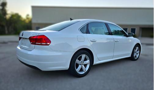 2012 Volkswagen Passat 2.5 SE
