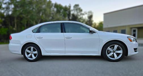 2012 Volkswagen Passat 2.5 SE