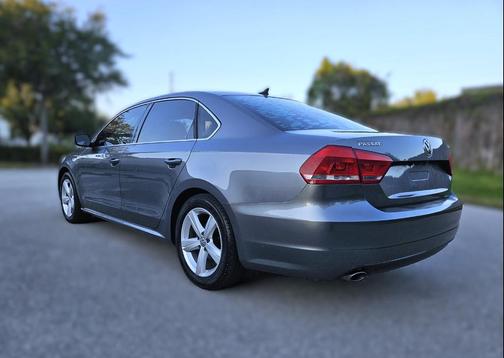 2015 Volkswagen Passat 1.8T Auto SE