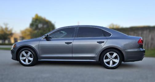 2015 Volkswagen Passat 1.8T Auto SE