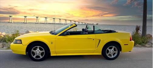 2002 Ford Mustang Deluxe