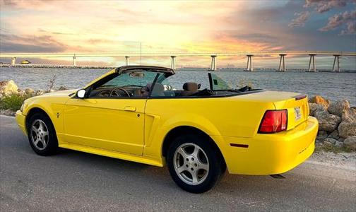 2002 Ford Mustang Deluxe