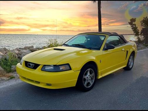 2002 Ford Mustang Deluxe