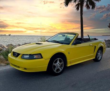 2002 Ford Mustang Deluxe