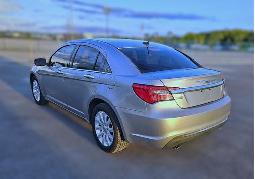 2013 Chrysler 200 Limited