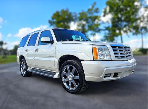 2005 Cadillac Escalade Base
